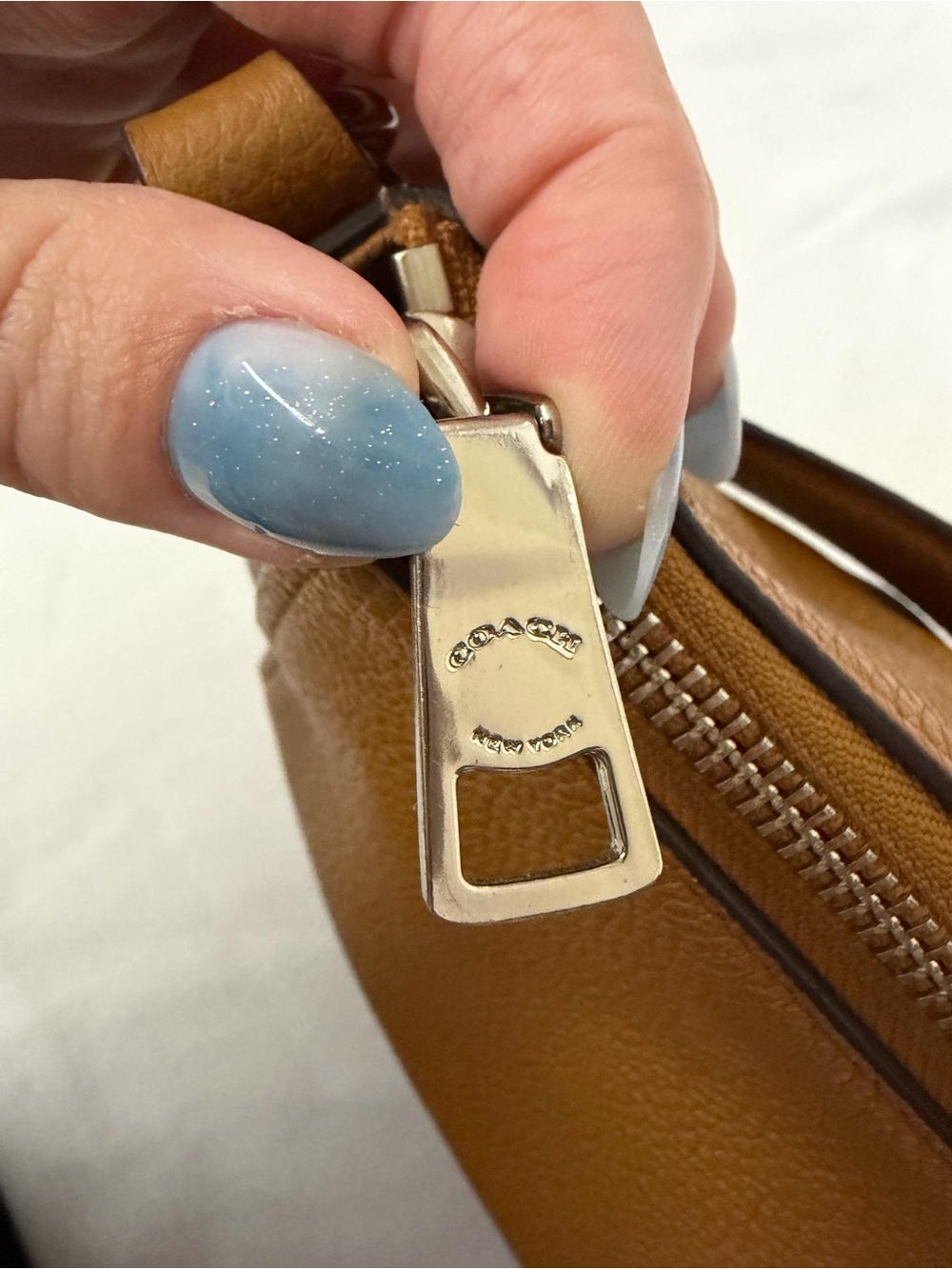 NWOT Coach Chelsea 32 Pebbled Leather Shoulder Hobo in Cognac Brown - Picture 8 of 12